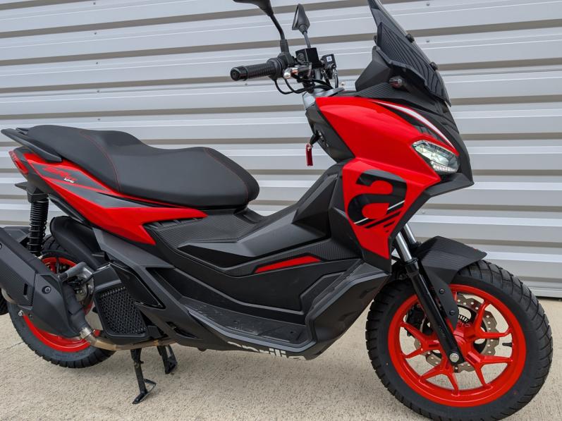APRILIA SR 125 GT srgt 125 ETAT NEUF